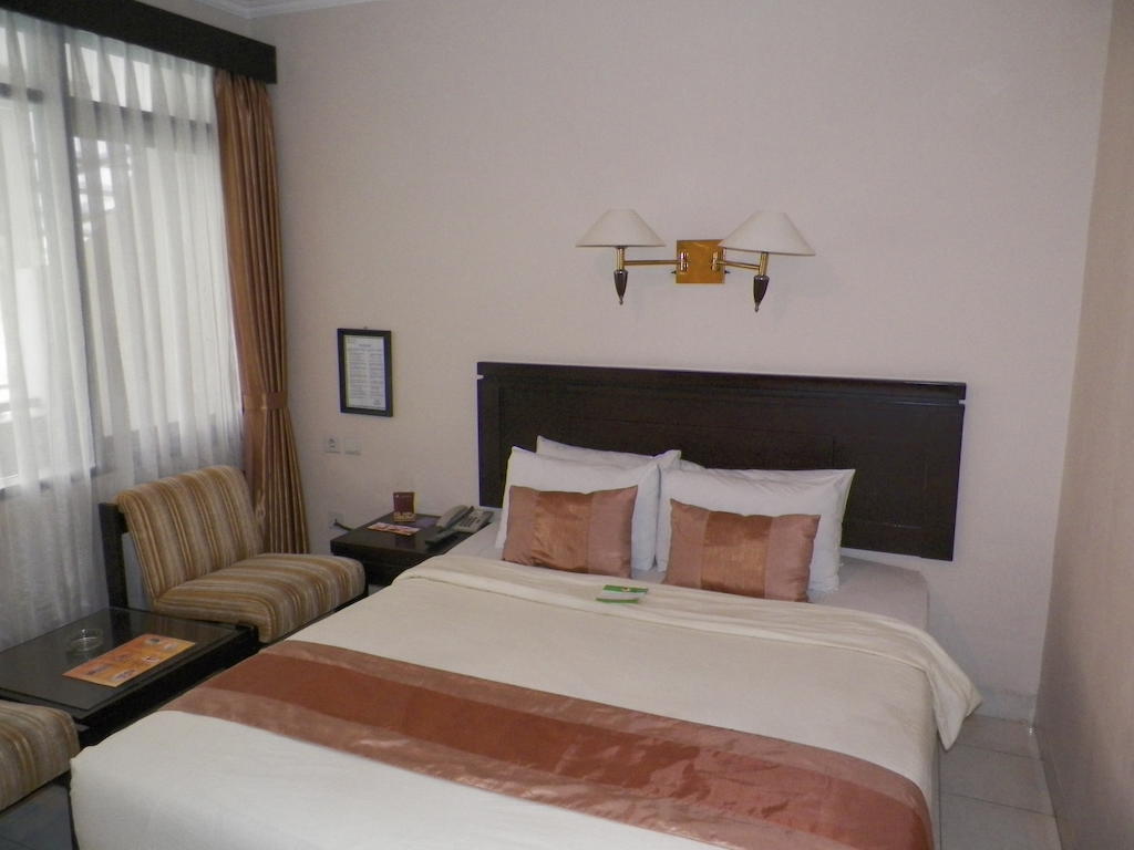 בנדונג Hotel Guntur חדר תמונה